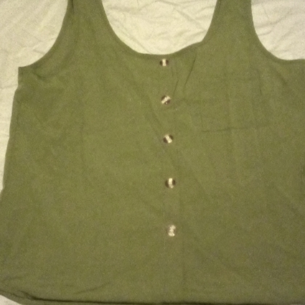 A never been worn tank top blouse